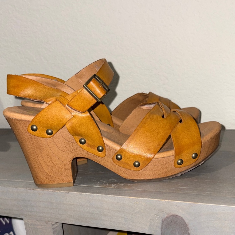 Kork-Ease Mustard Platform Sandals - Picture 4 of 16